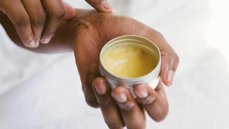 Wazelina i nierafinowane masło shea – poznaj różnice